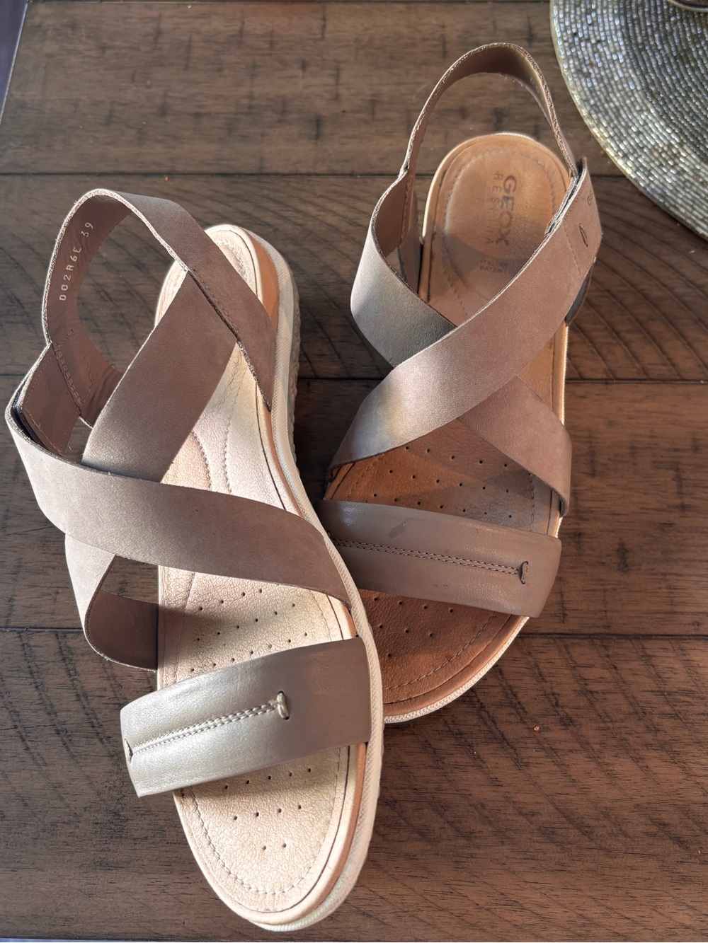 Geox Respira beige strappy sandals with adjustable velcro straps (39 ) 8 1/2